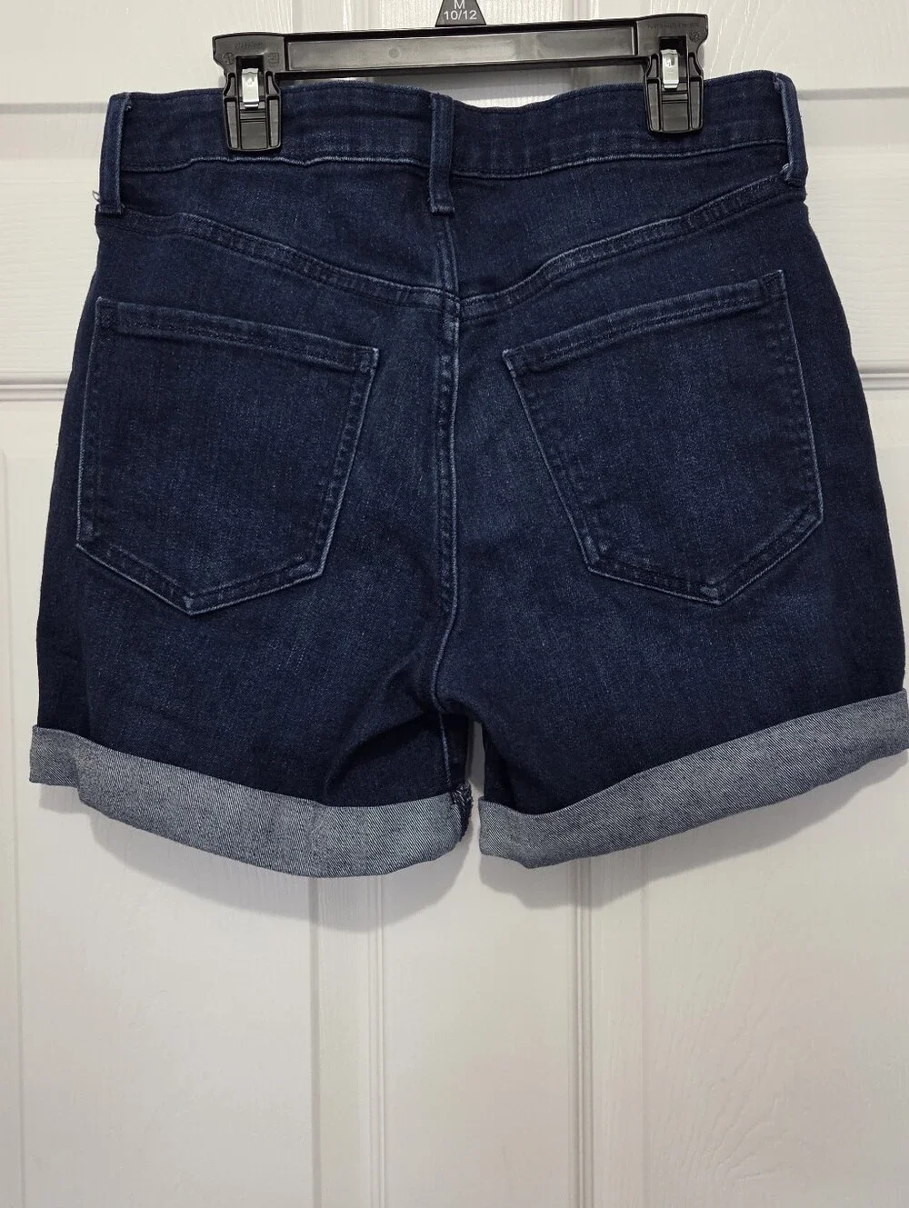 Old Navy High-Waisted Wow Denim Jean Shorts Dark Wash Cuffed Size 4 Mom Shorts - Picture 6 of 9